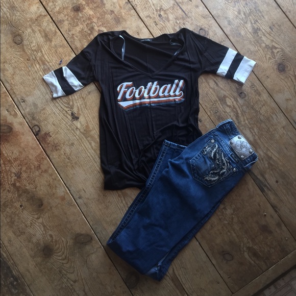 🏈FOOTBALL GRAPHIC T-Shirt - Picture 5 of 8